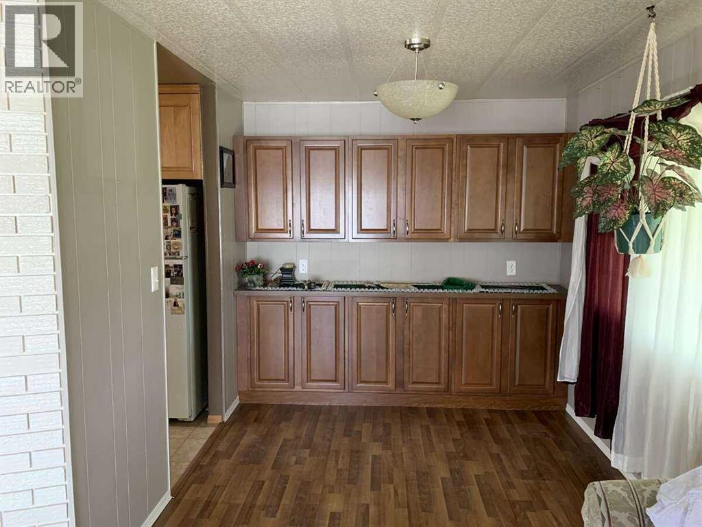 Photo 16 of 4601 50 Avenue, Daysland AB