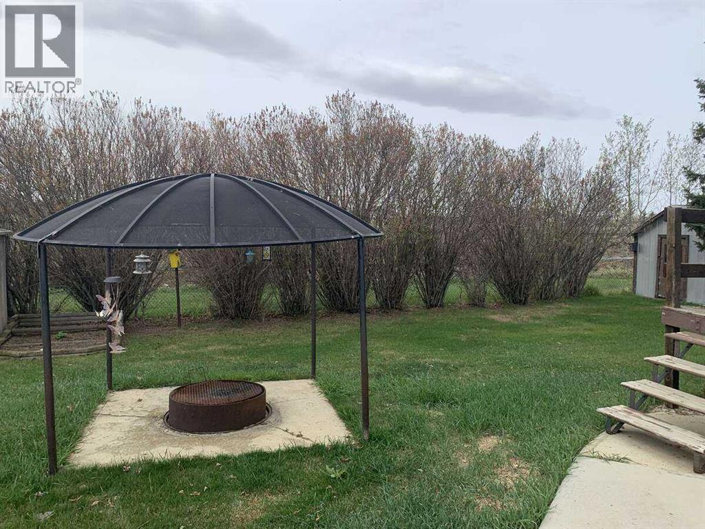 Photo 9 of 4601 50 Avenue, Daysland AB