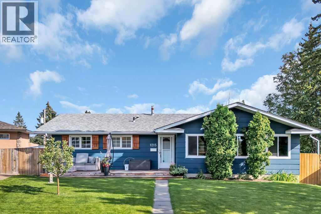 Photo 1 of 1215 Mapleglade Place Se, Calgary AB