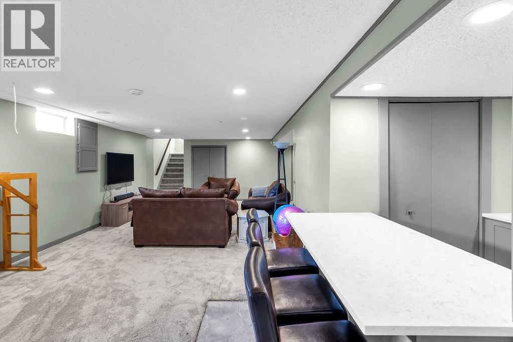 Photo 32 of 1215 Mapleglade Place Se, Calgary AB