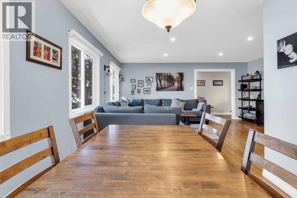 Photo 5 of 1215 Mapleglade Place Se, Calgary AB