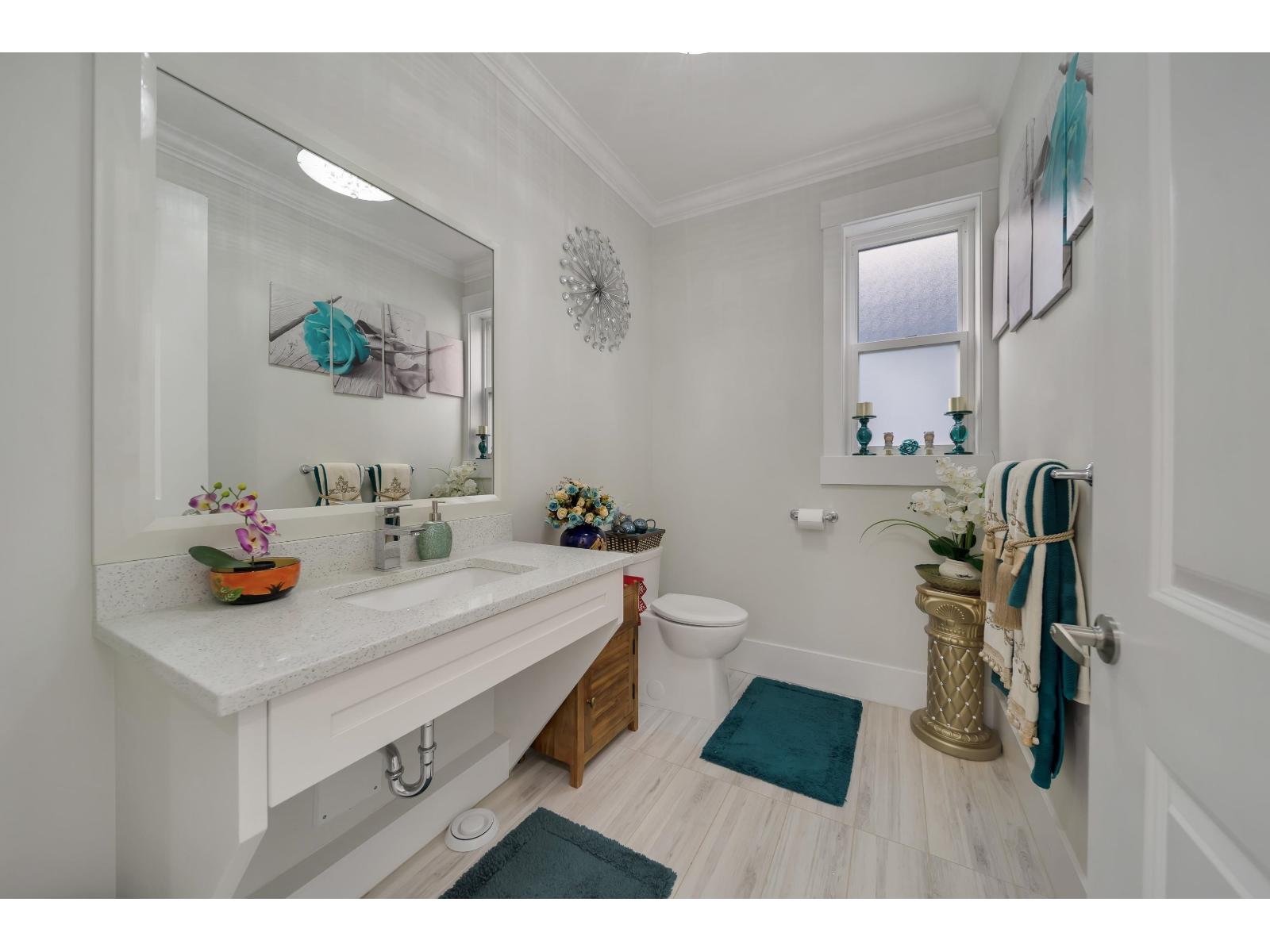 Photo 4 of 8341 209 B Street, Langley BC