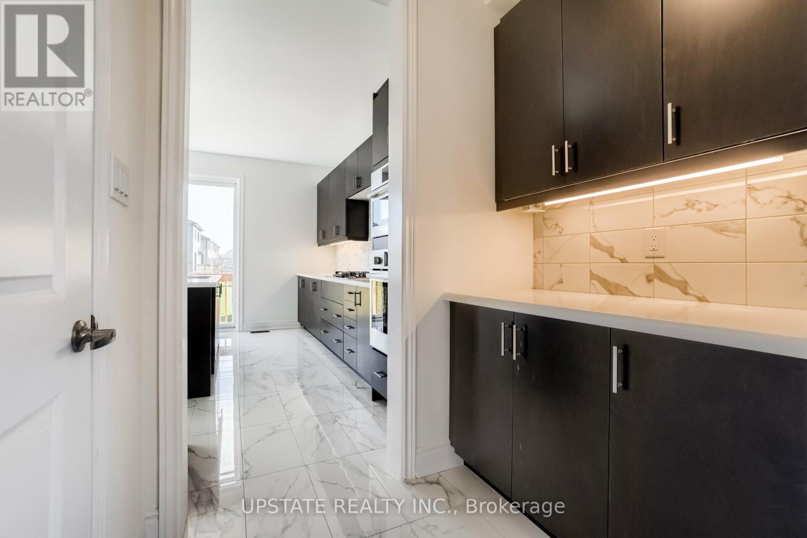 Photo 5 of 27 Valleyway Drive, Brampton ON