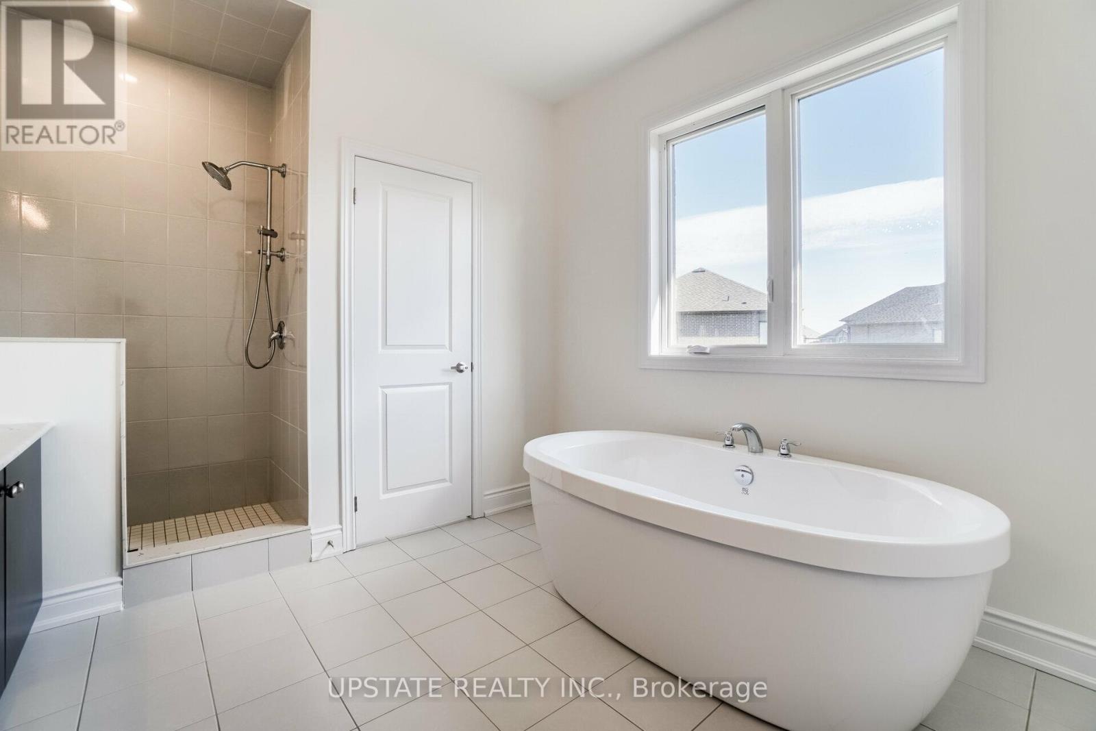 Photo 18 of 27 Valleyway Drive, Brampton ON