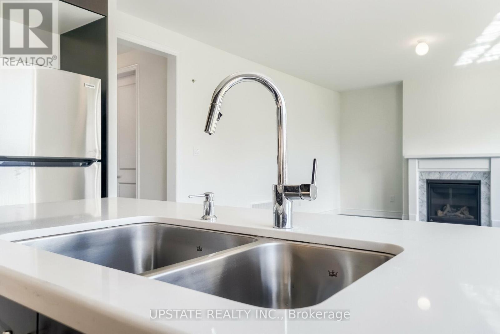 Photo 9 of 27 Valleyway Drive, Brampton ON