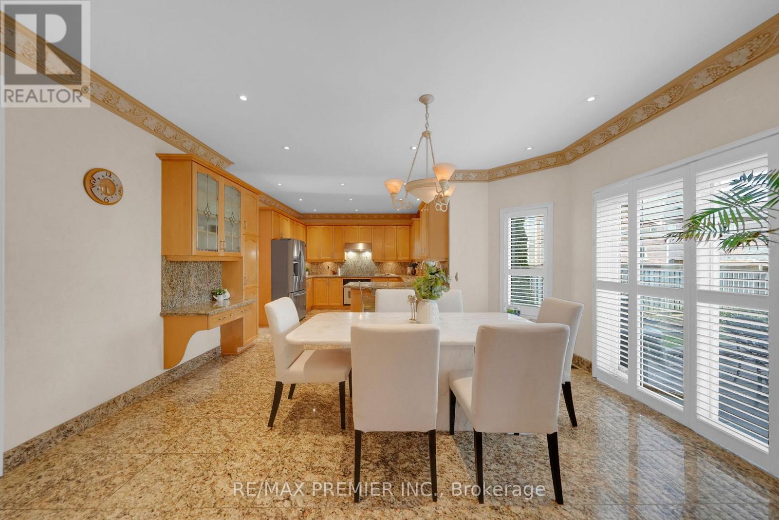 Photo 12 of 93 Novaview Crescent, Vaughan ON