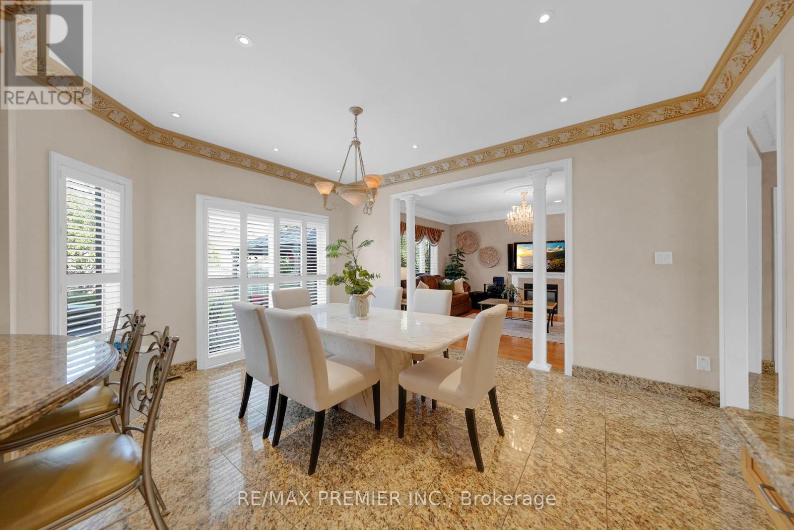 Photo 13 of 93 Novaview Crescent, Vaughan ON
