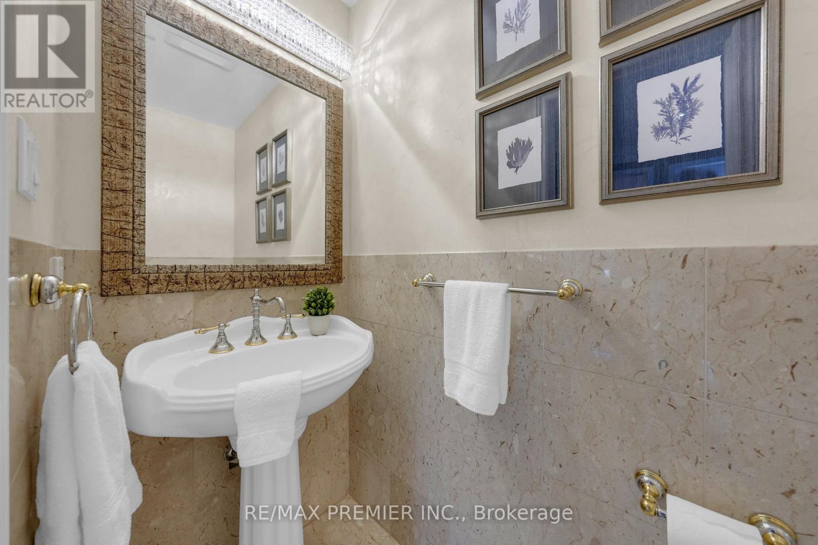 Photo 16 of 93 Novaview Crescent, Vaughan ON