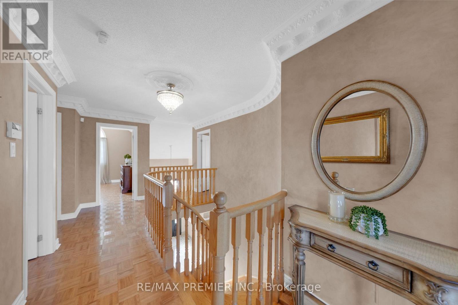 Photo 18 of 93 Novaview Crescent, Vaughan ON