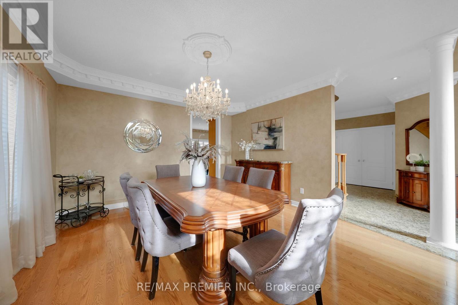Photo 8 of 93 Novaview Crescent, Vaughan ON