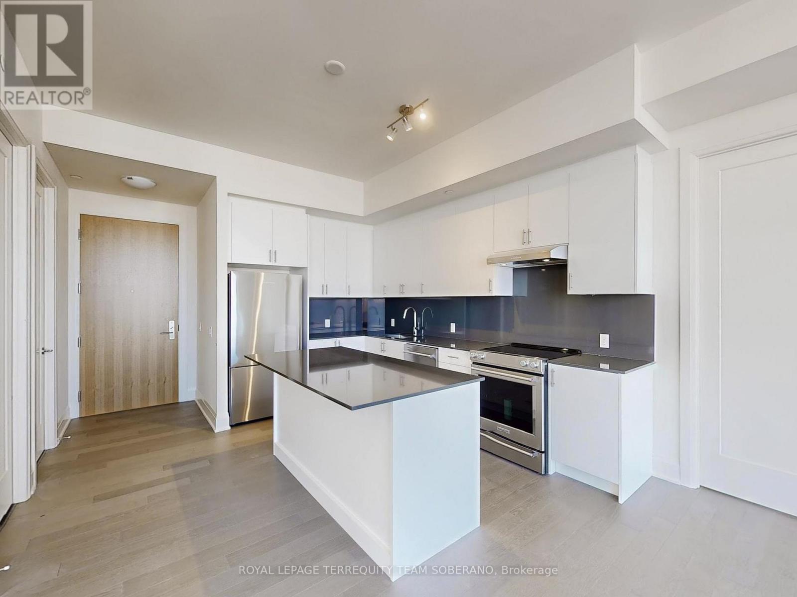Photo 10 of Ph 109 8960 Jane Street, Vaughan ON