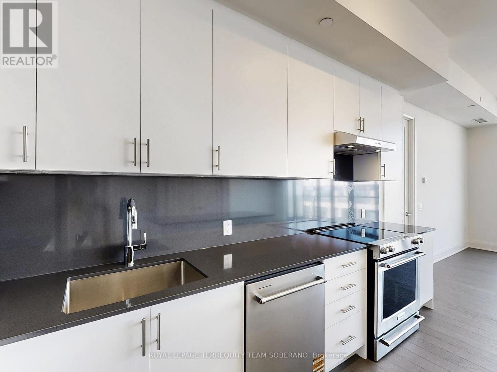 Photo 14 of Ph 109 8960 Jane Street, Vaughan ON