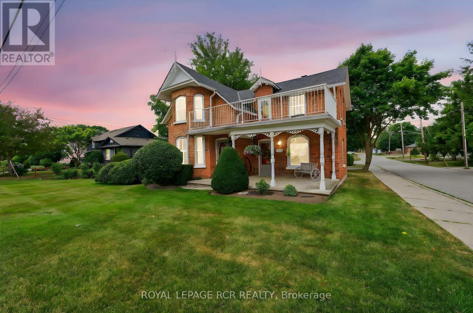 Photo 1 of 36 Main Street, East Gwillimbury ON