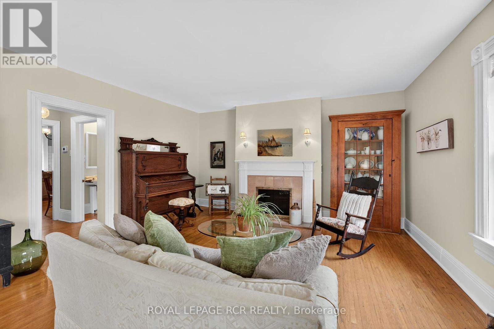 Photo 12 of 36 Main Street, East Gwillimbury ON
