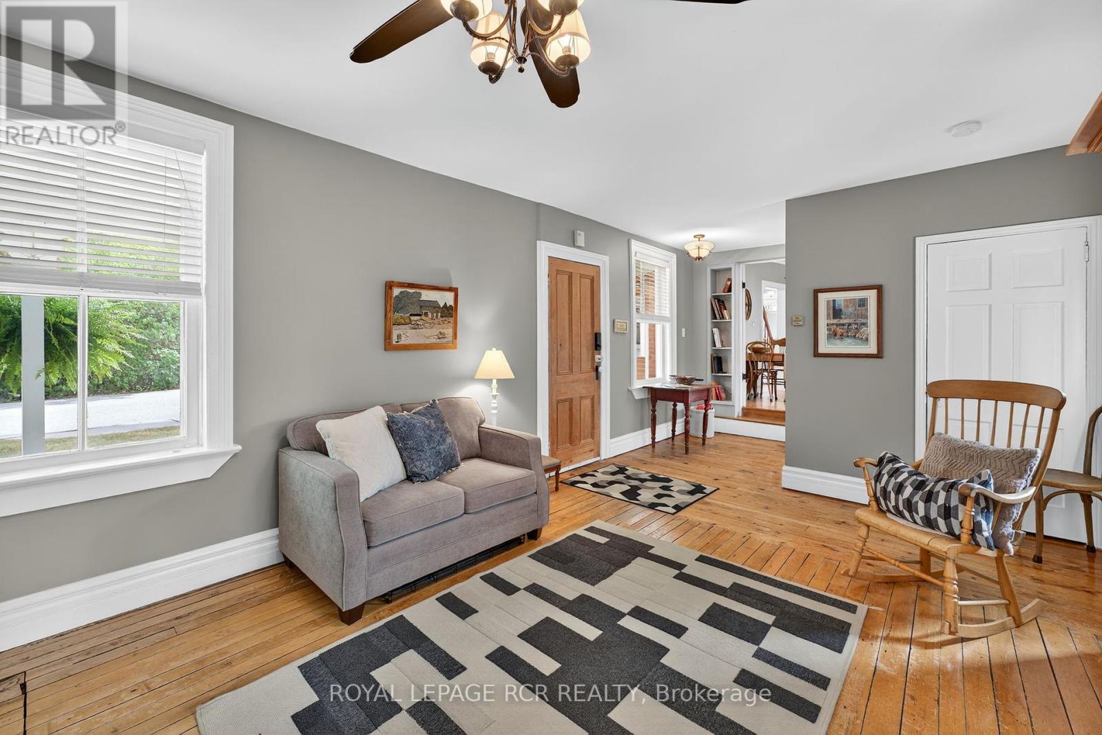 Photo 21 of 36 Main Street, East Gwillimbury ON
