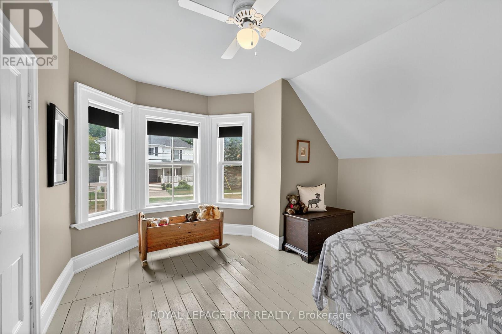 Photo 24 of 36 Main Street, East Gwillimbury ON