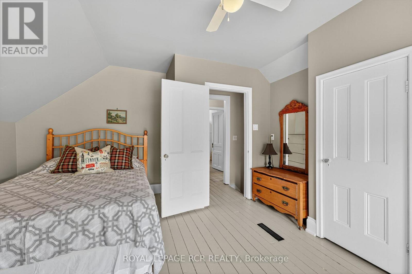 Photo 25 of 36 Main Street, East Gwillimbury ON