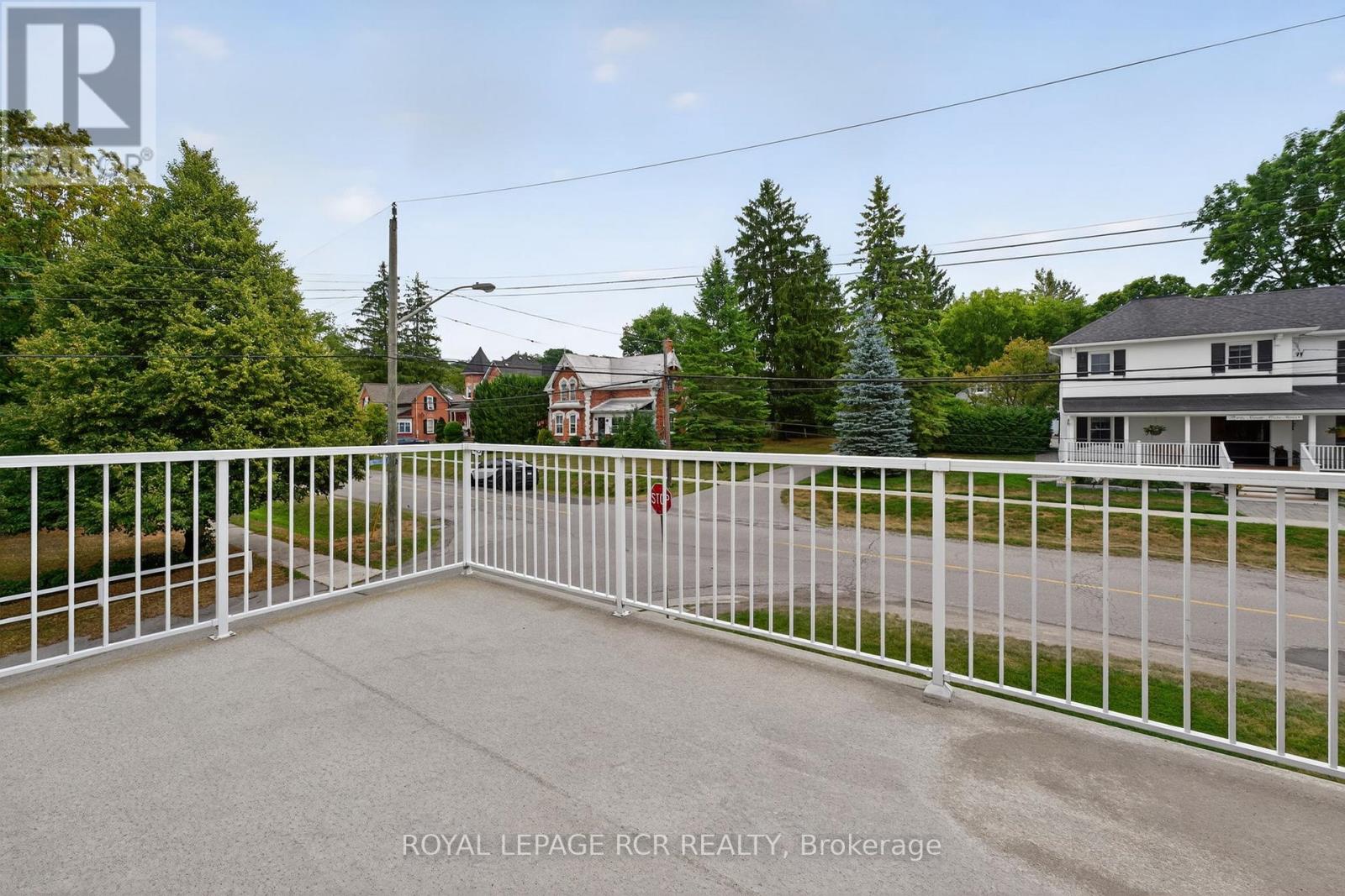 Photo 32 of 36 Main Street, East Gwillimbury ON