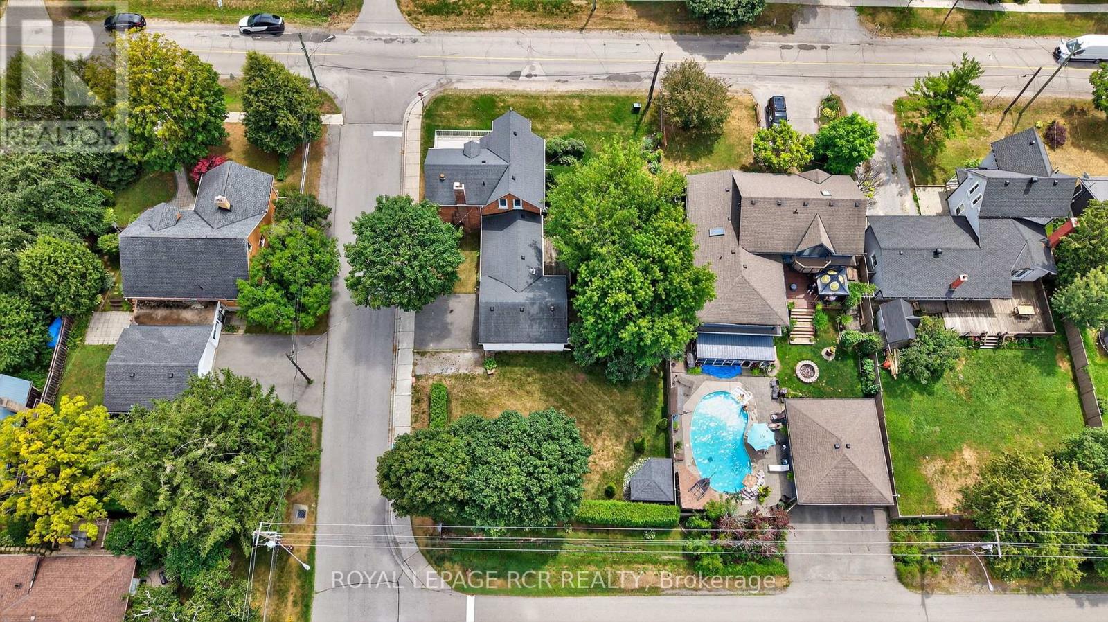 Photo 47 of 36 Main Street, East Gwillimbury ON