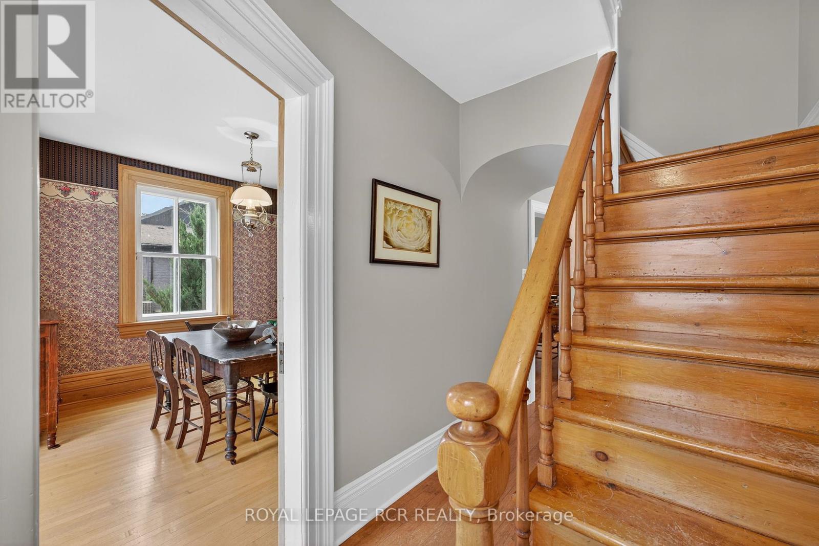 Photo 6 of 36 Main Street, East Gwillimbury ON