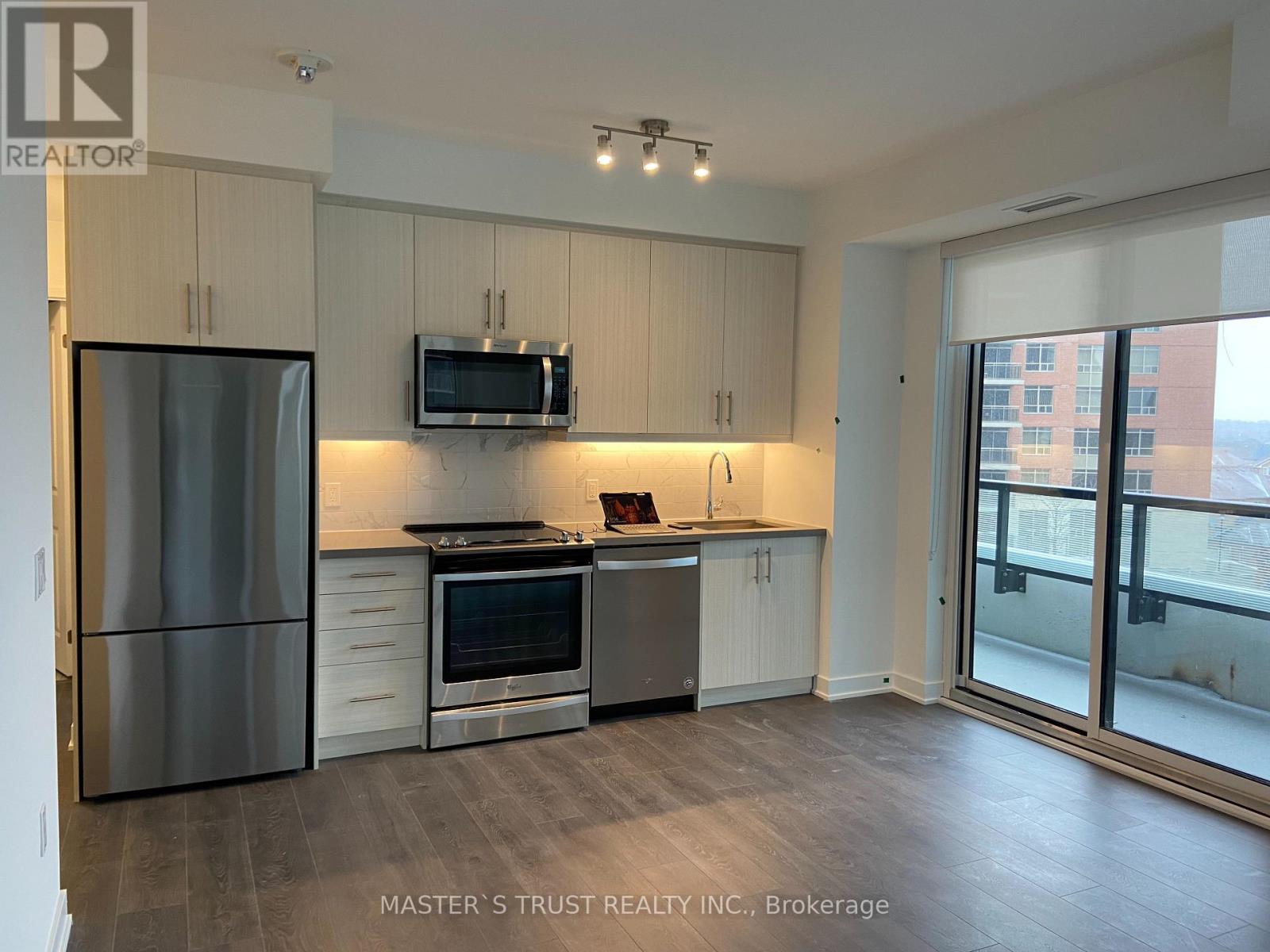 Photo 11 of 509 85 Oneida Crescent, Richmond Hill ON