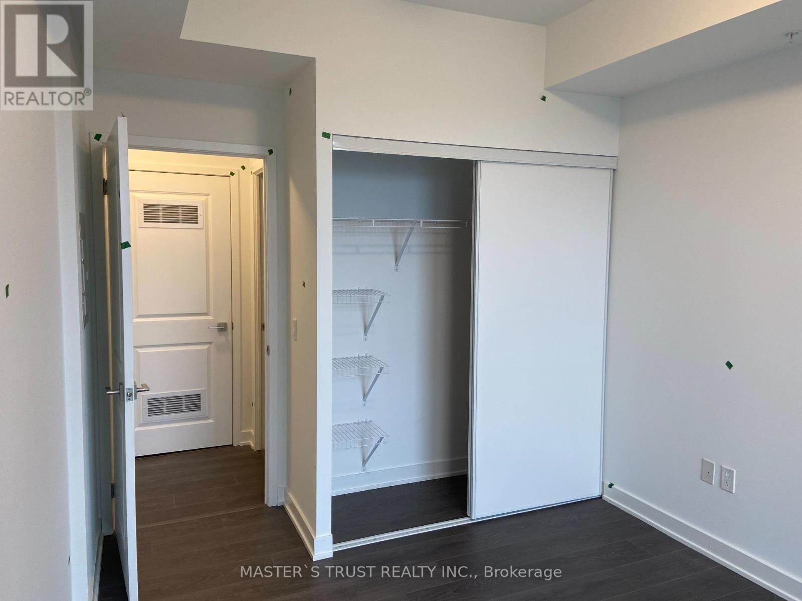 Photo 13 of 509 85 Oneida Crescent, Richmond Hill ON