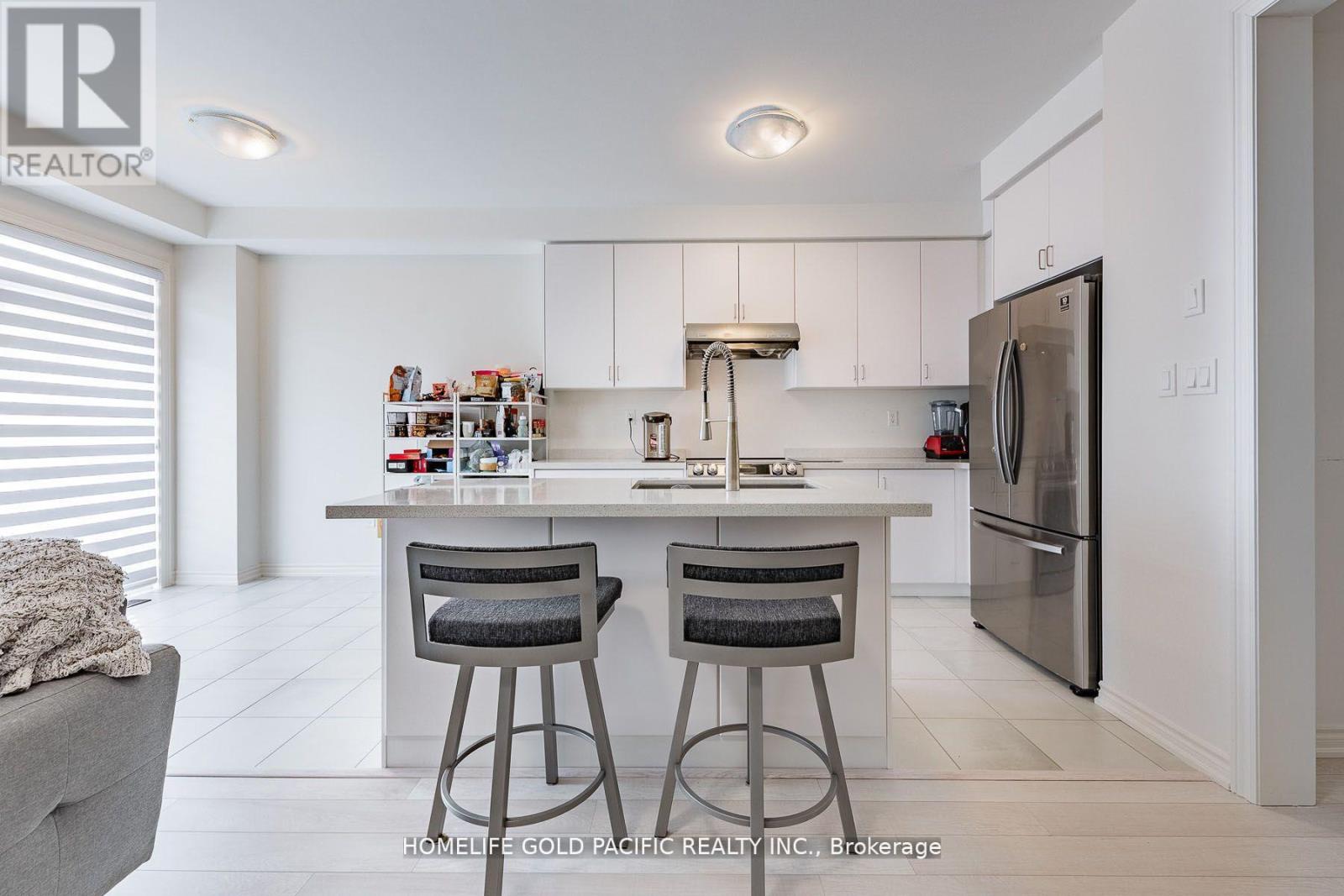 Photo 10 of 61 Markview Road, Whitchurchstouffville ON