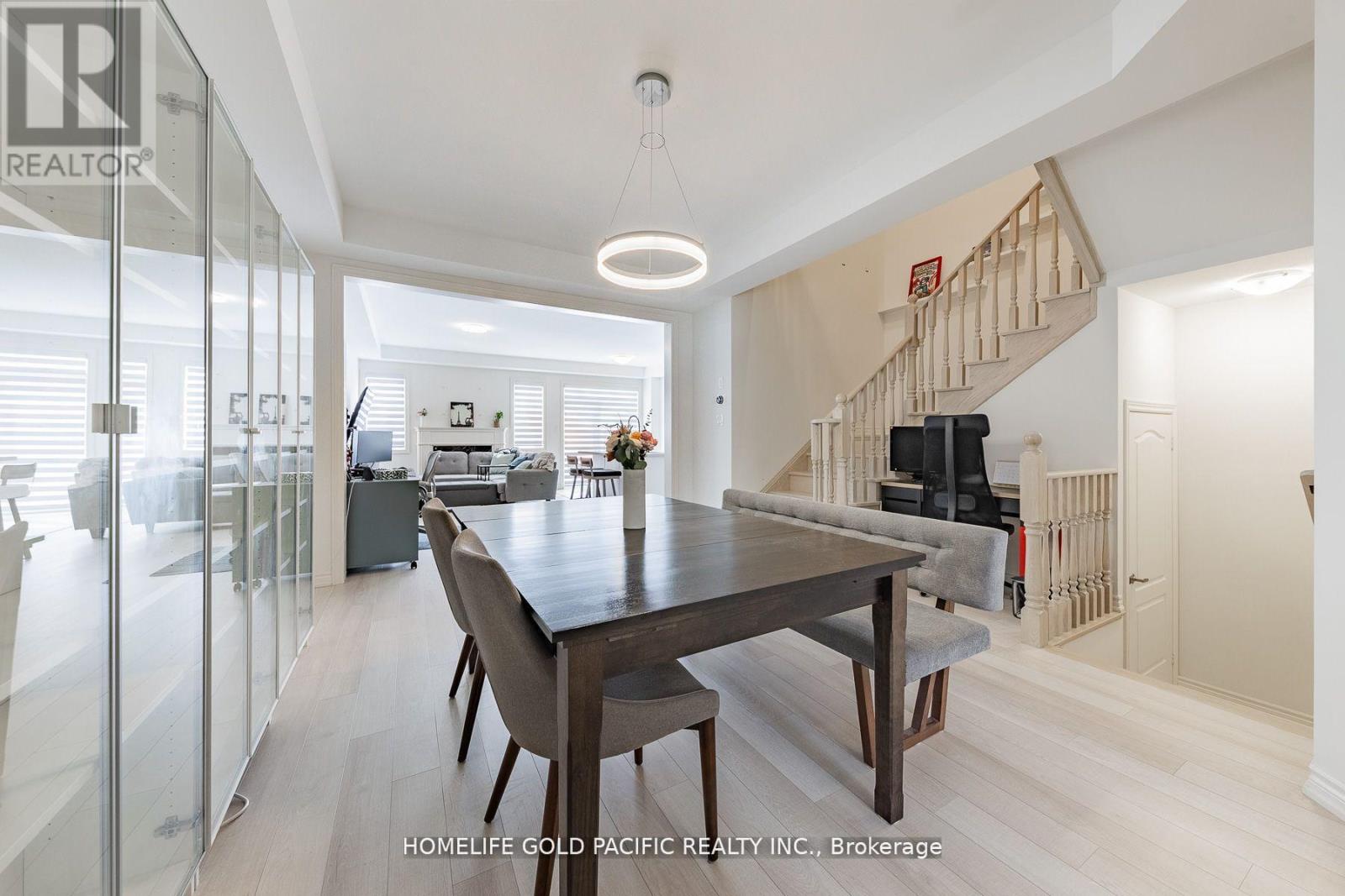 Photo 17 of 61 Markview Road, Whitchurchstouffville ON