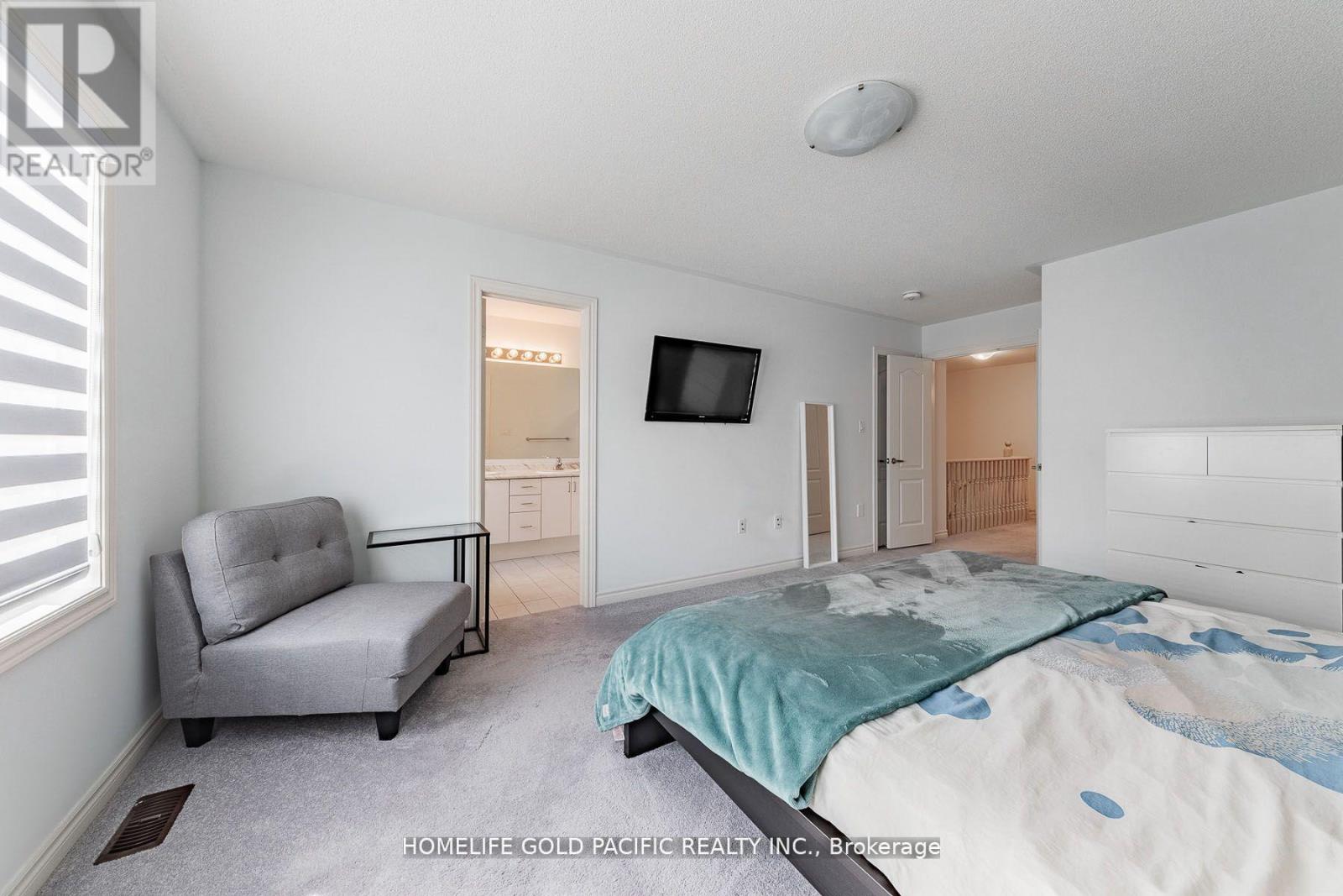 Photo 23 of 61 Markview Road, Whitchurchstouffville ON