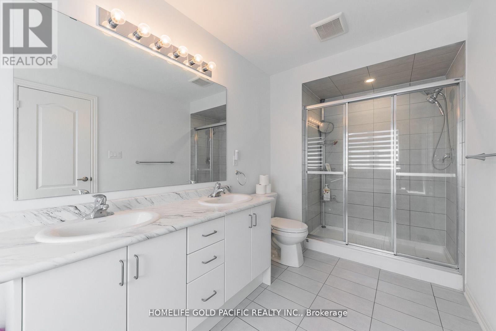 Photo 24 of 61 Markview Road, Whitchurchstouffville ON