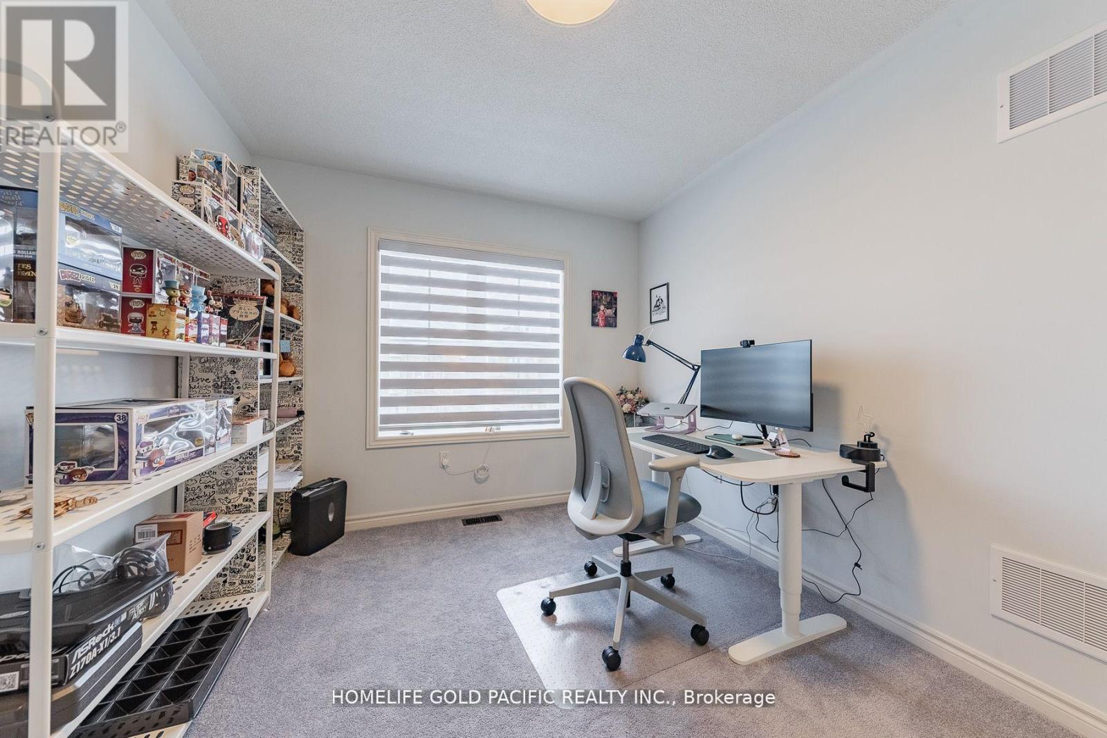 Photo 27 of 61 Markview Road, Whitchurchstouffville ON