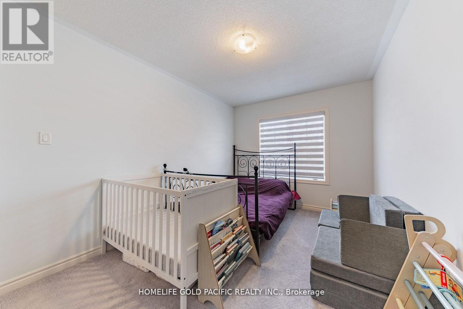 Photo 29 of 61 Markview Road, Whitchurchstouffville ON