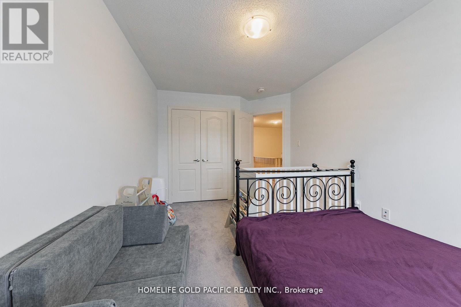 Photo 30 of 61 Markview Road, Whitchurchstouffville ON