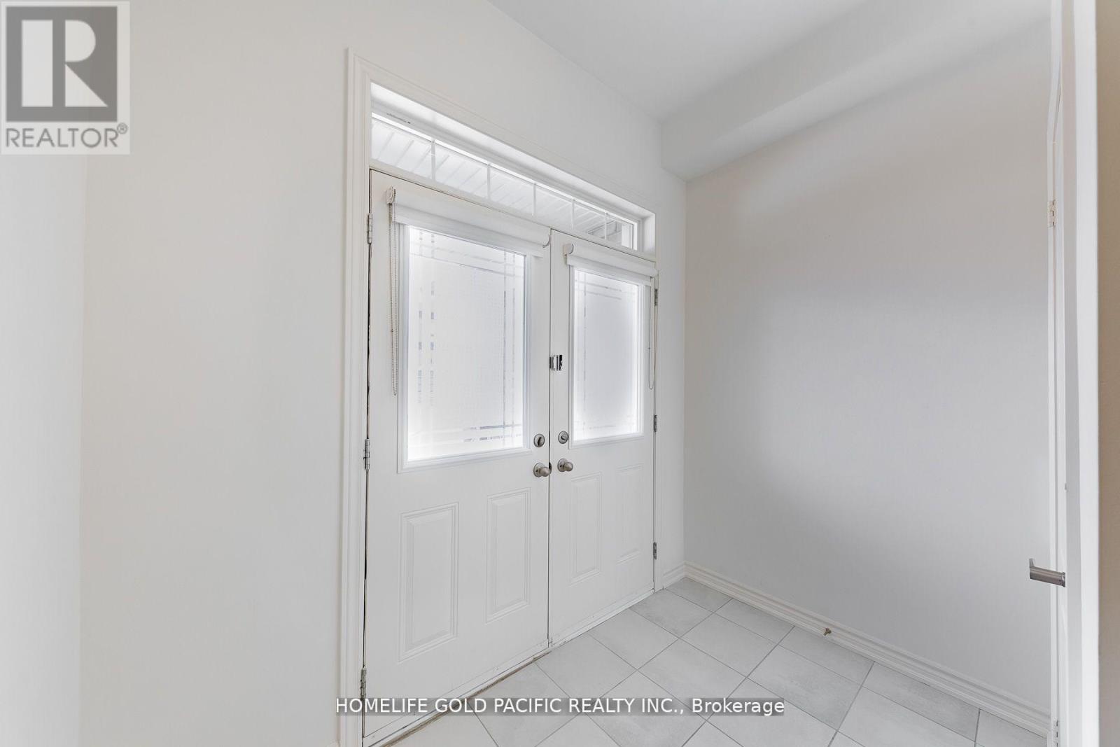 Photo 5 of 61 Markview Road, Whitchurchstouffville ON
