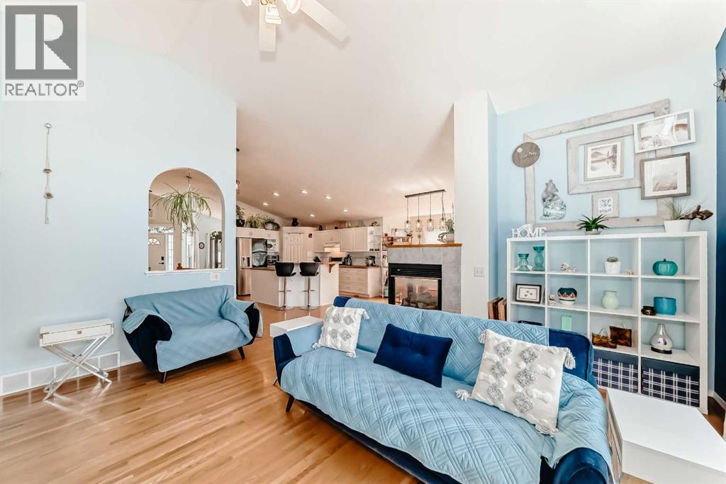Photo 20 of 223 Cove Drive, Chestermere AB