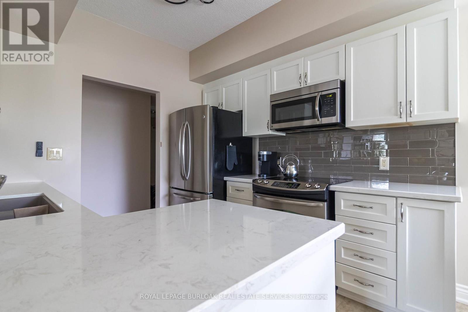 Photo 10 of 305 3497 Upper Middle Road, Burlington ON