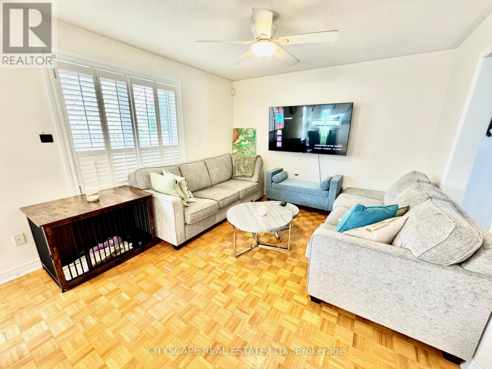 Photo 11 of 533 Leatherleaf Drive, Mississauga ON
