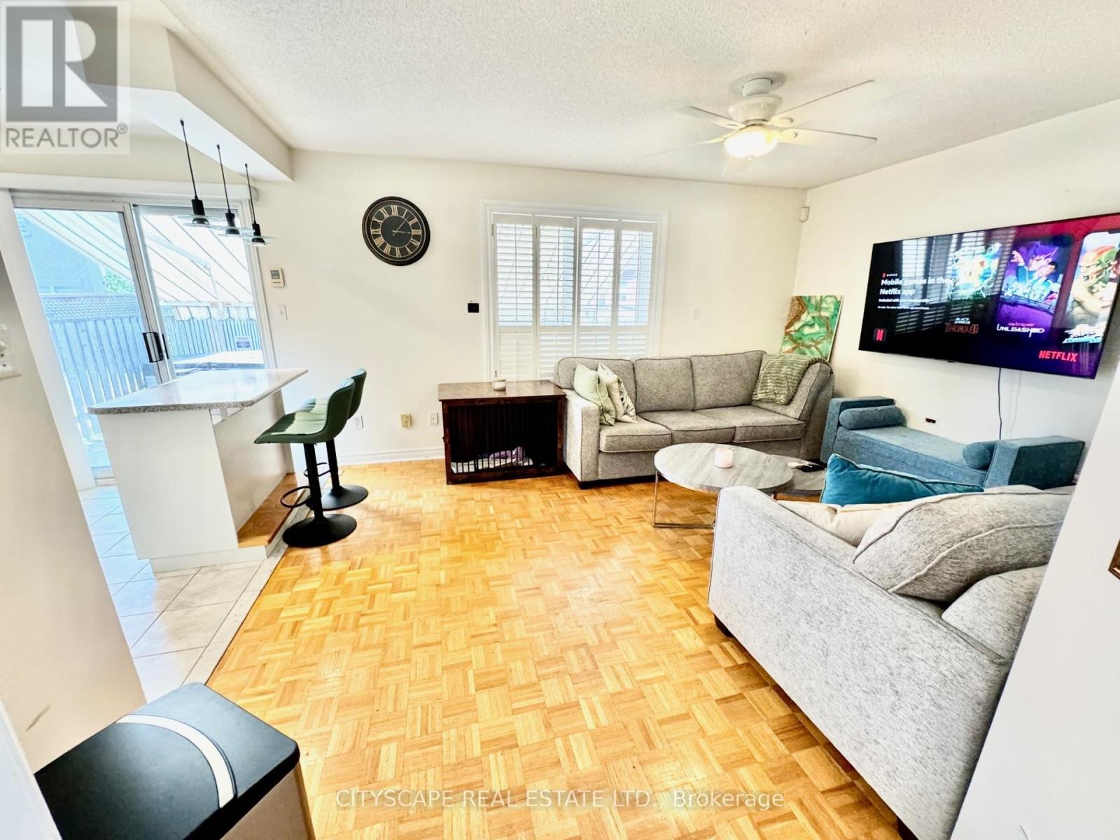 Photo 12 of 533 Leatherleaf Drive, Mississauga ON