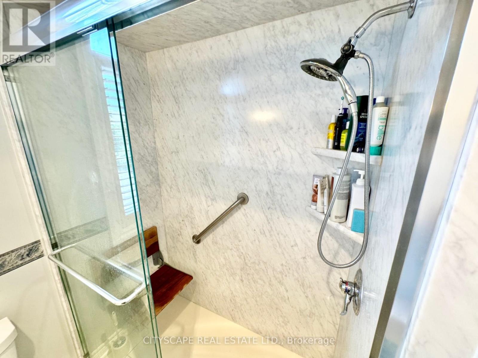 Photo 20 of 533 Leatherleaf Drive, Mississauga ON