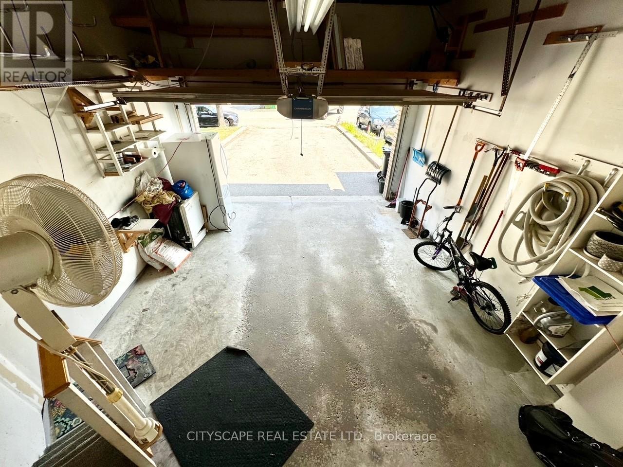 Photo 30 of 533 Leatherleaf Drive, Mississauga ON