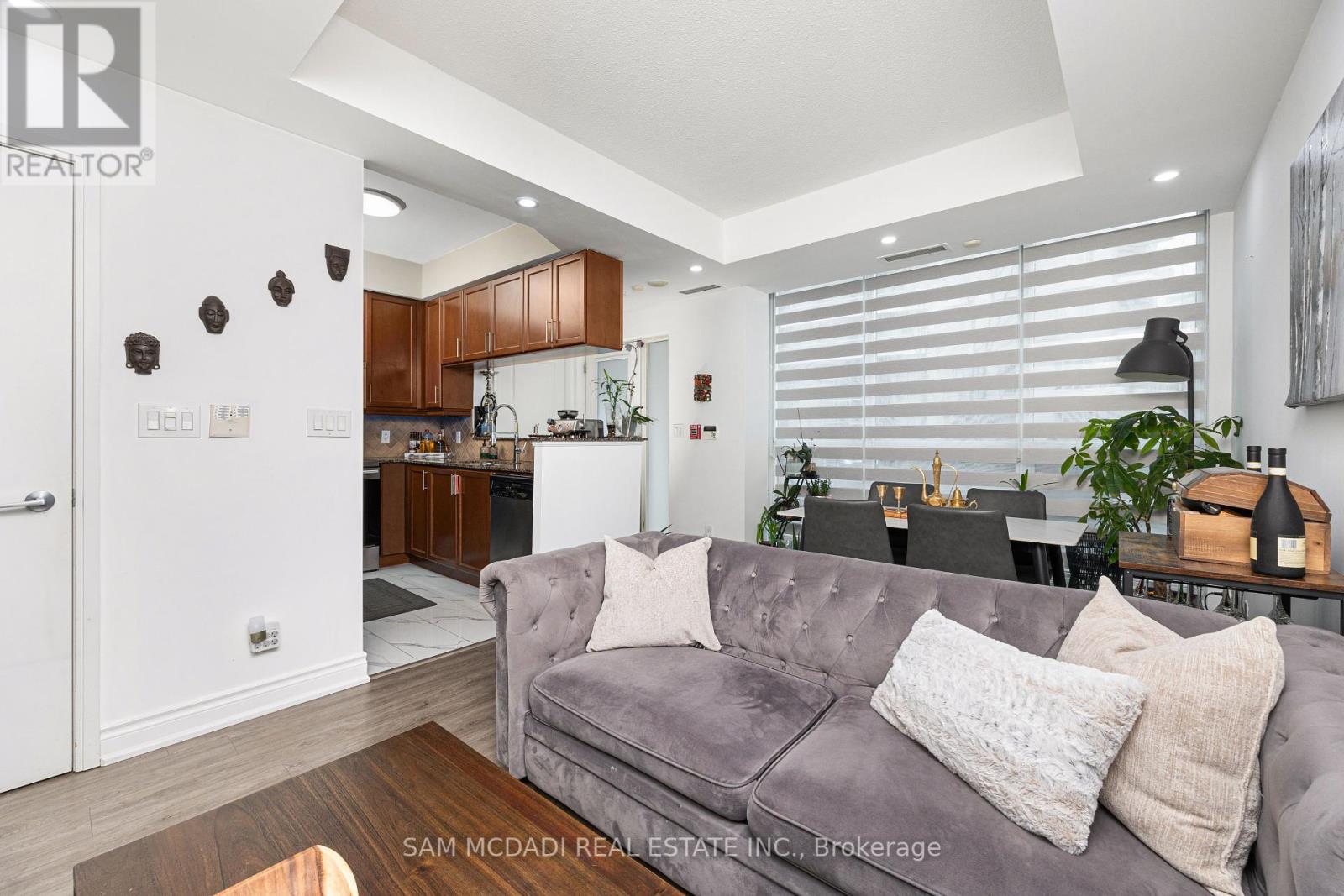 Photo 12 of Th 119 90 Absolute Avenue, Mississauga ON