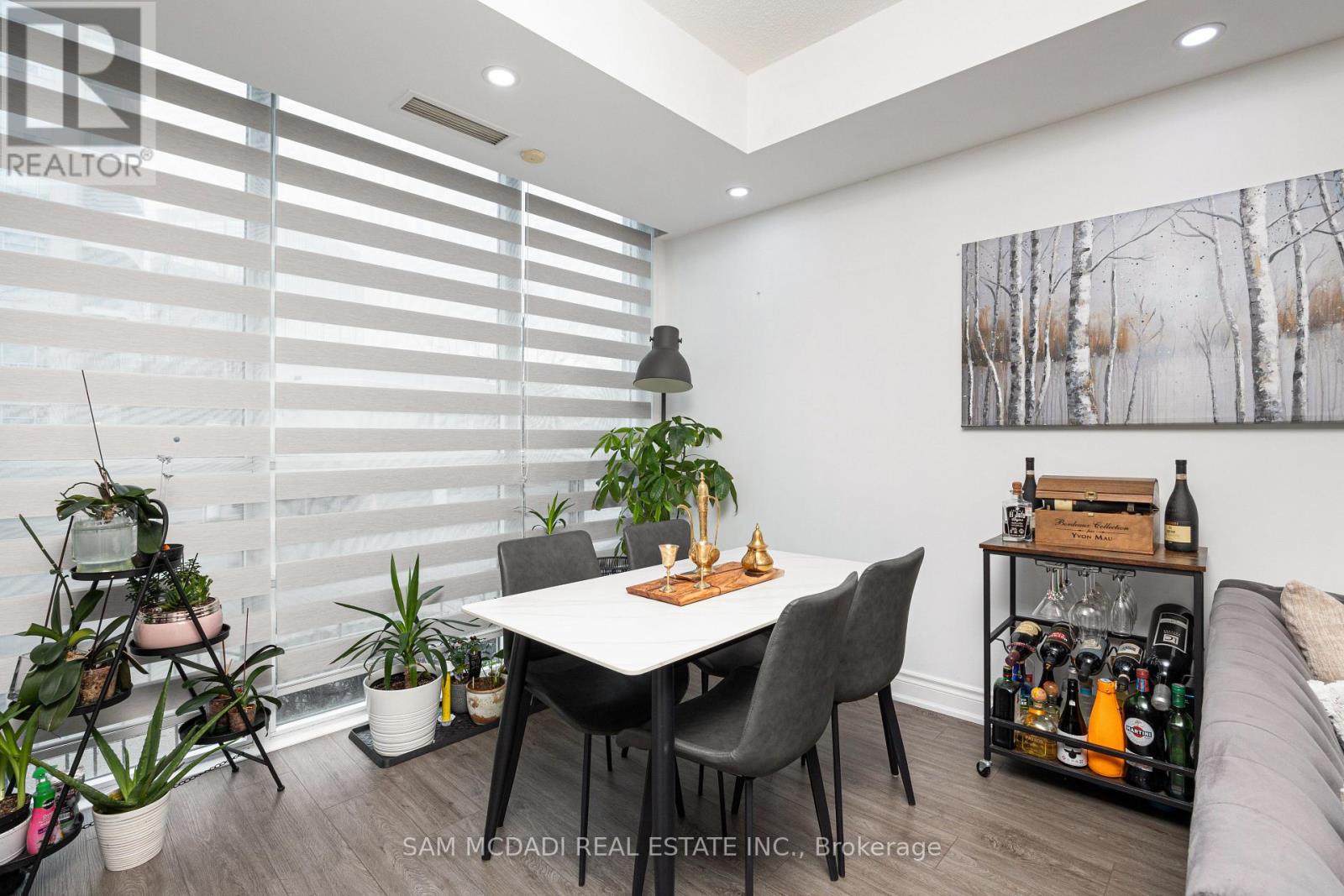Photo 13 of Th 119 90 Absolute Avenue, Mississauga ON