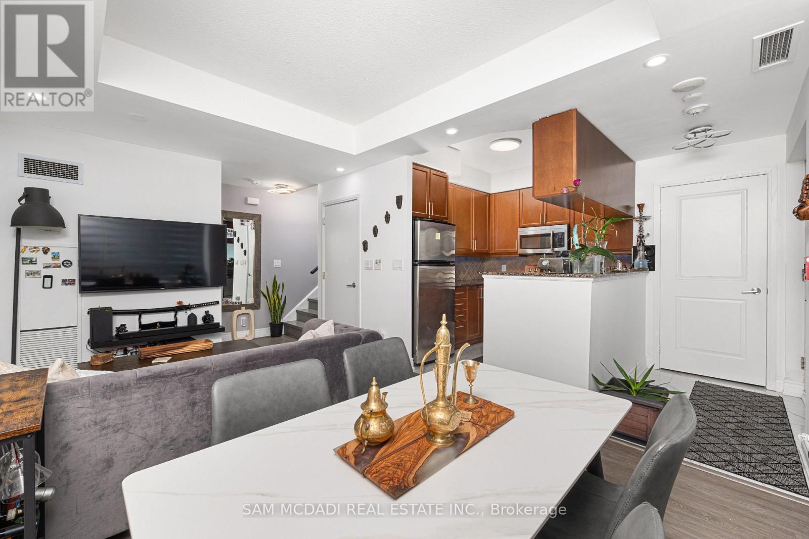 Photo 15 of Th 119 90 Absolute Avenue, Mississauga ON