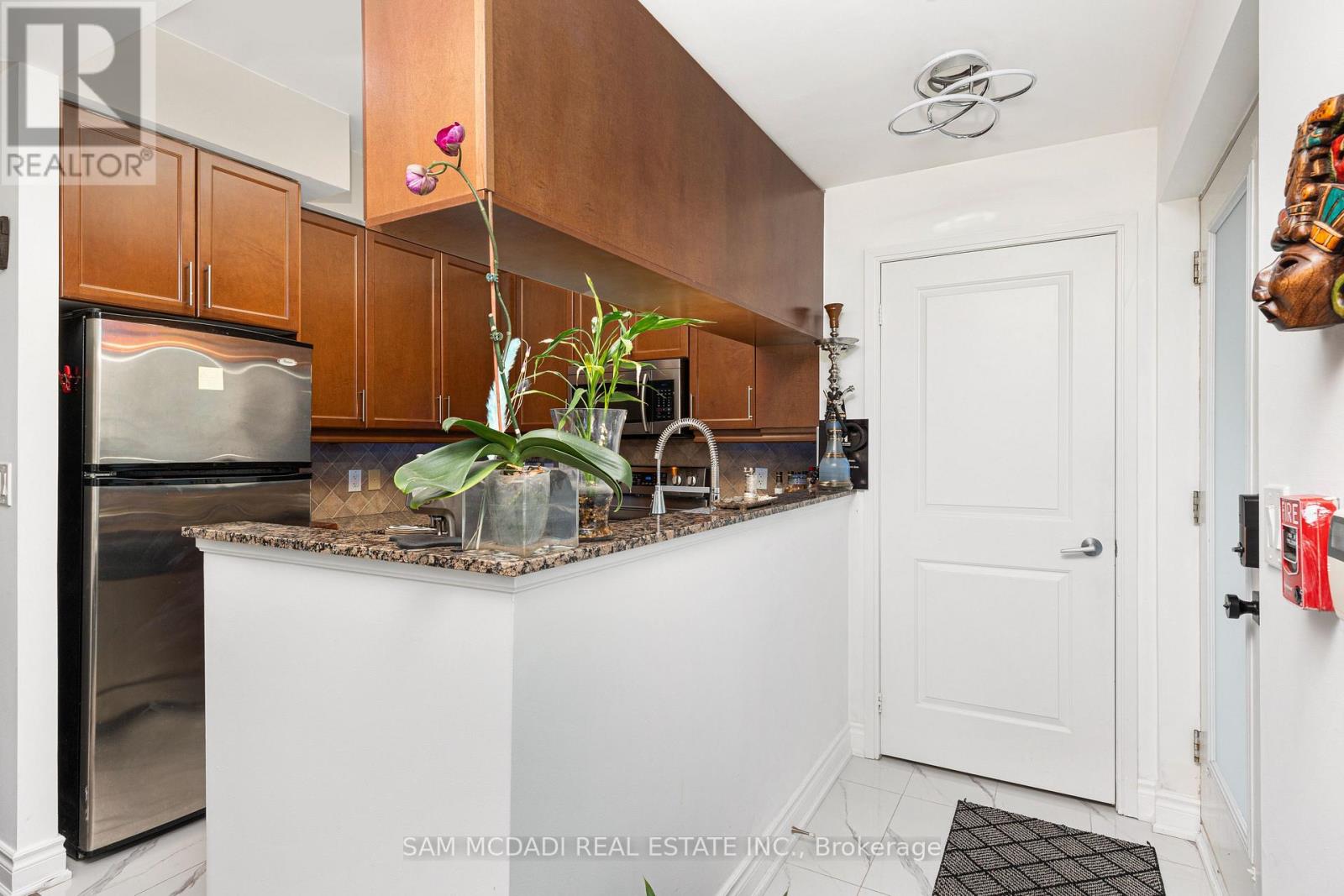 Photo 18 of Th 119 90 Absolute Avenue, Mississauga ON