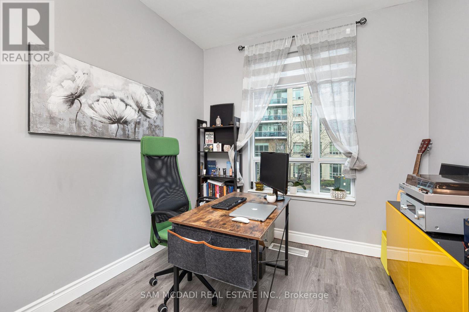 Photo 24 of Th 119 90 Absolute Avenue, Mississauga ON