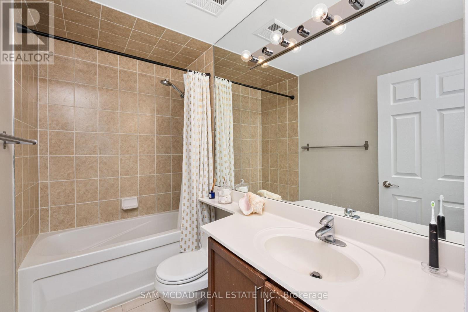 Photo 30 of Th 119 90 Absolute Avenue, Mississauga ON