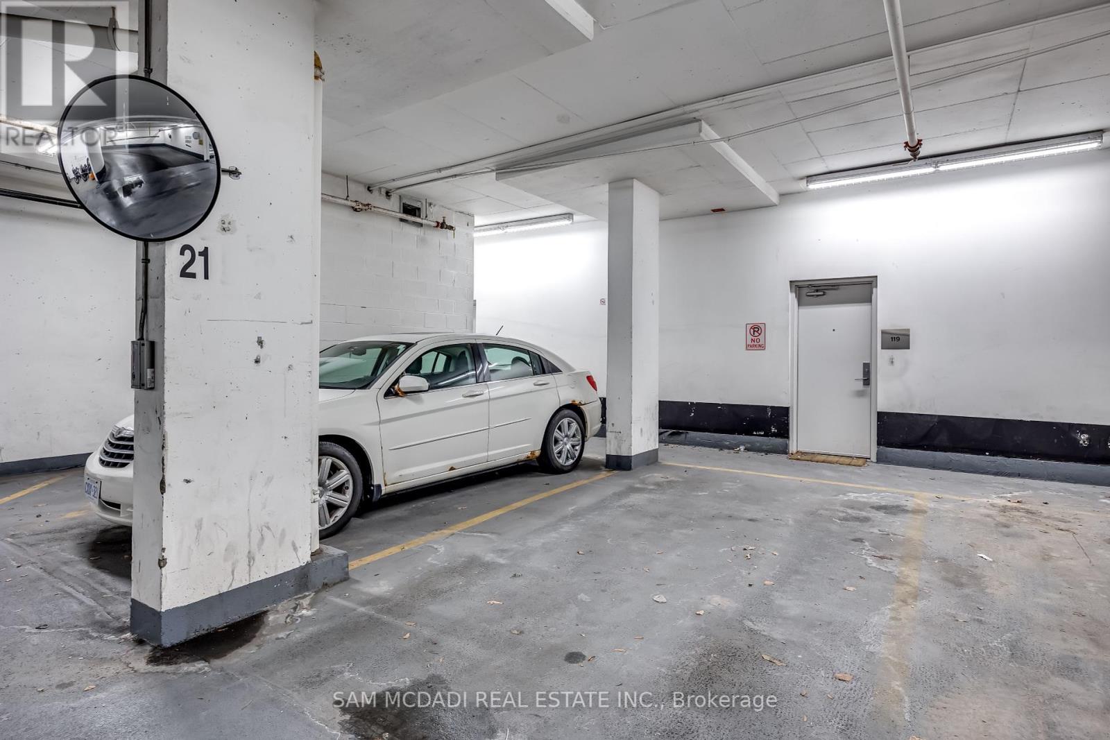 Photo 32 of Th 119 90 Absolute Avenue, Mississauga ON