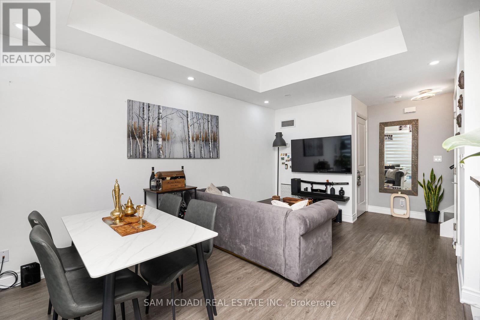 Photo 8 of Th 119 90 Absolute Avenue, Mississauga ON