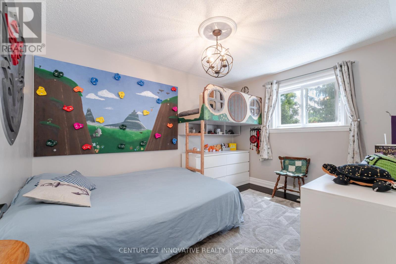 Photo 16 of 37 Massey Street, Brampton ON