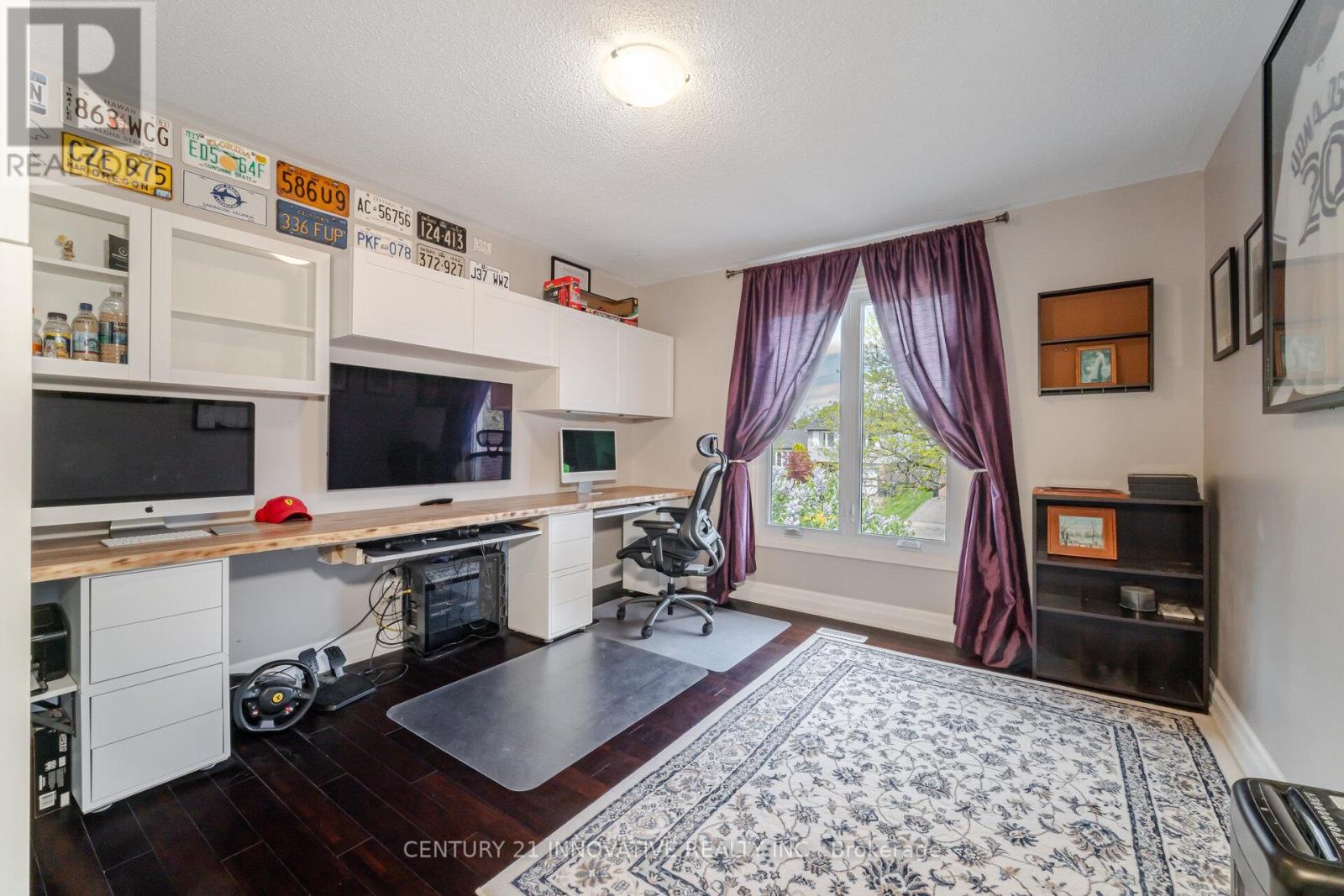 Photo 17 of 37 Massey Street, Brampton ON